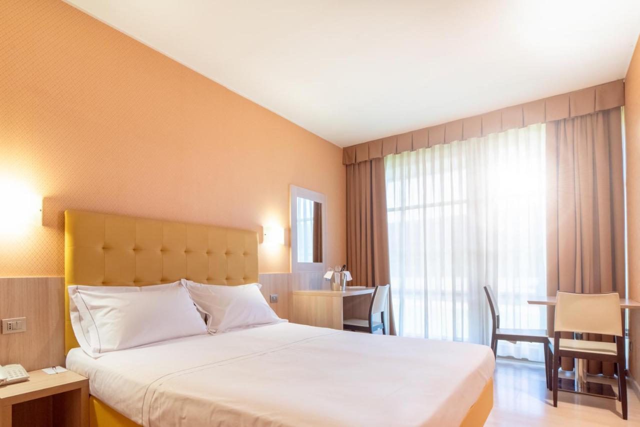 Motel Hotel Piranha Cameriano المظهر الخارجي الصورة