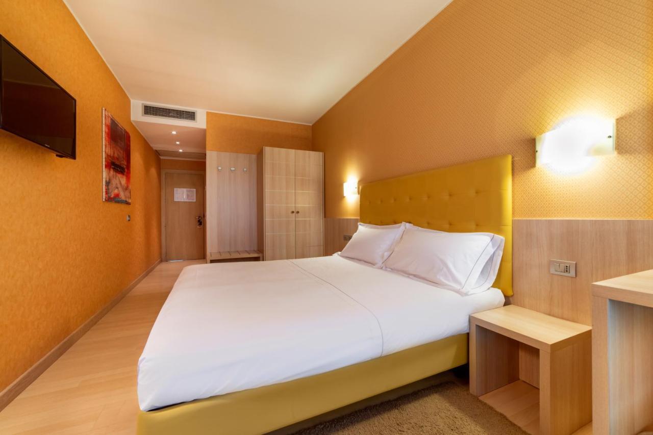Motel Hotel Piranha Cameriano المظهر الخارجي الصورة