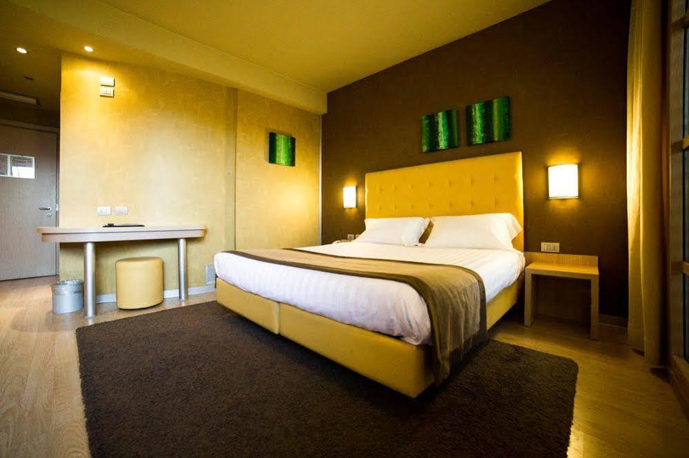 Motel Hotel Piranha Cameriano المظهر الخارجي الصورة